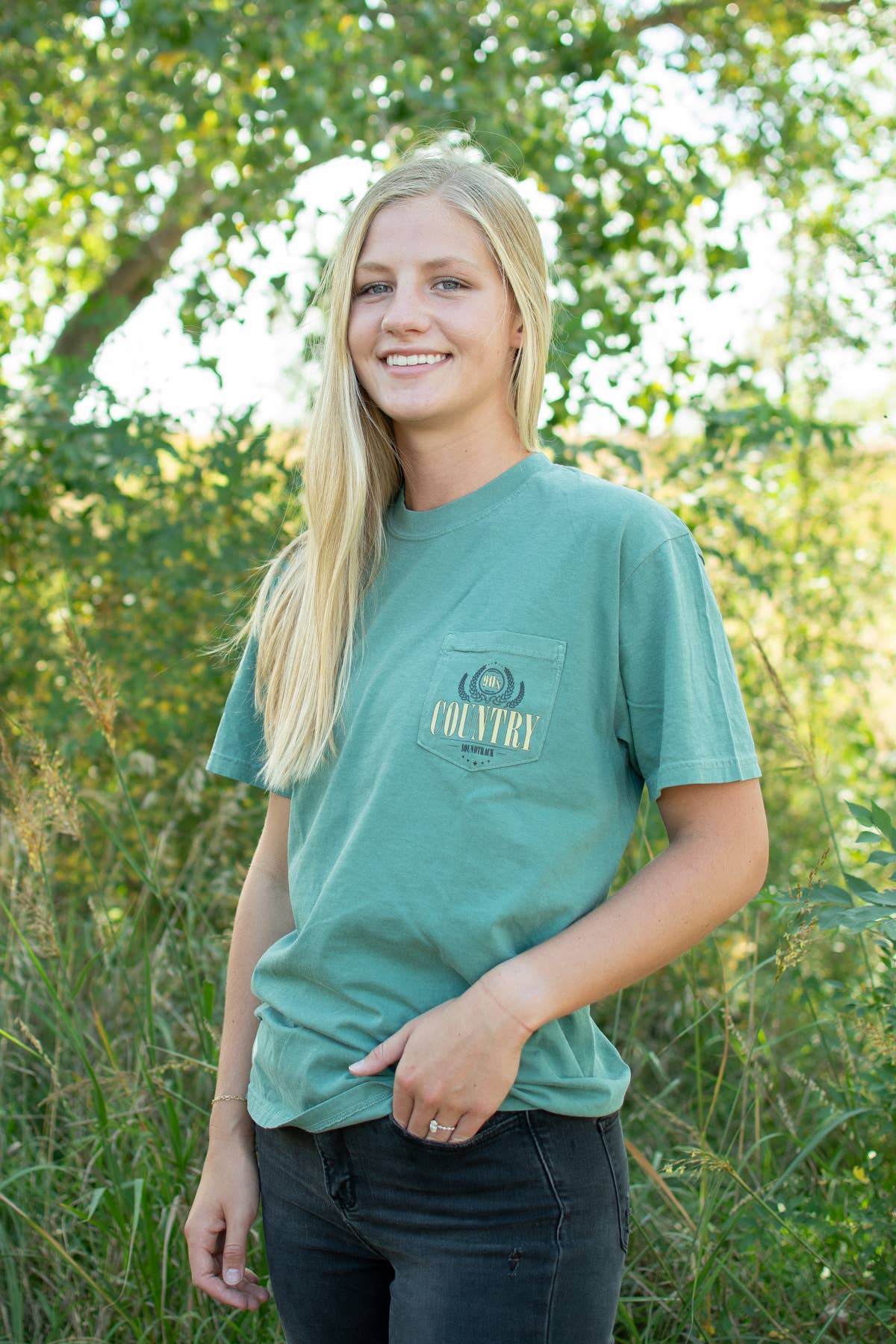 American Farm Company - Graphic Western '90's Country Soundtrack' washed pocket Tee